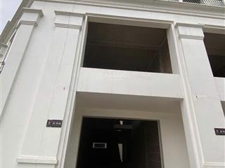 Bán biệt thự vinhomes đan phượng 100m2 lô góc mặt tiền 18m đường 60m chỉ 16 tỷ thuê 50tr/th