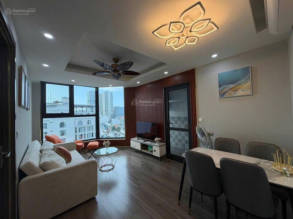 Cho thuê căn hộ 2pn hud building nha trang, tầng trung, nội thất mới tinh