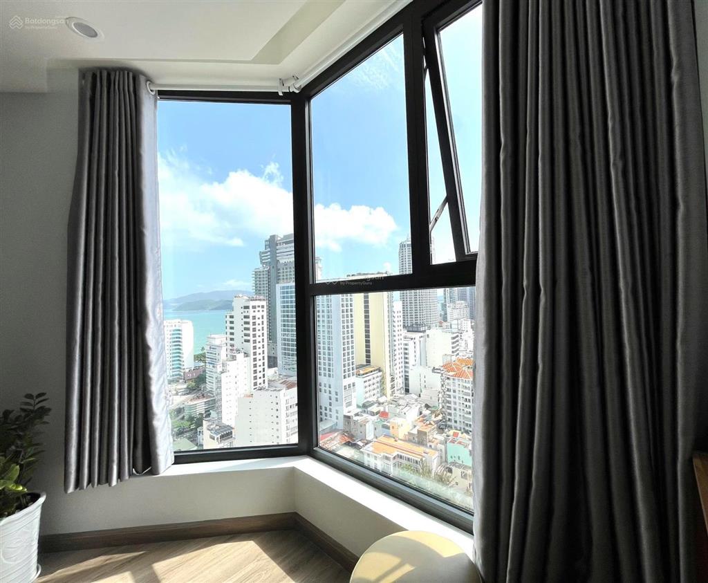 Bán gấp căn hộ cc 2 phòng ngủ hud building | gần biển | full nội thất