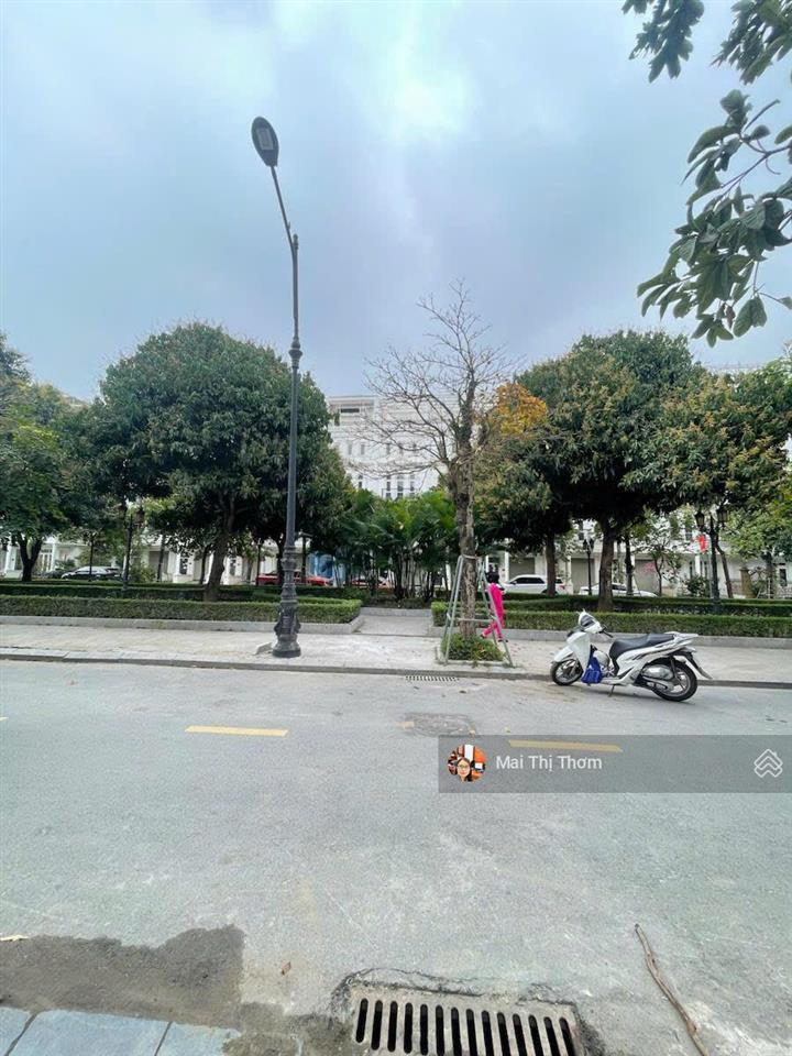 Bánliềnkềlouiscityđạimỗ100m²lôgóc5tầngôchờthangmáy34.xtỷ  0971 607 ***