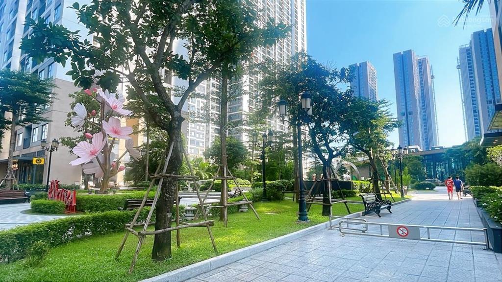Bán studio masteri vinhomes smart city  28m  full nội thất  2.5 tỷ  0971 607 ***