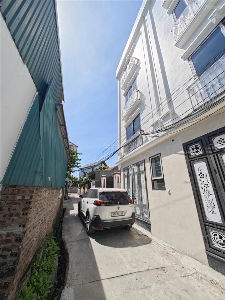 Vị trí đẹp  5 tầng ô tô thông, lô góc 32m tại phượng nghĩa  phụng châu.  0989 462 ***