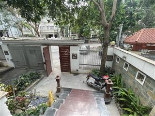 Biệt thự vườn đào bán ở khu d5 tuyệt đẹp, gara để 3 ô tô, view nhìn ra vườn hoa, gần lotte