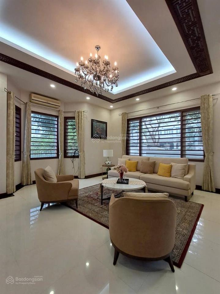 Biệt thự vườn đào bán ở khu d5 tuyệt đẹp, gara để 3 ô tô, view nhìn ra vườn hoa, gần lotte
