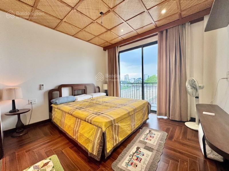 Tòa nhà 6 tầng view đẹp tuyệt hồ tây và nhìn ra công viên cho bạn sở hữu