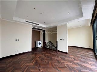 Toà nhà 8 tầng hồ tây xe hơi 7 chỗ đỗ trong nhà, cho doanh thu thụ động 400500tr/tháng chào bán