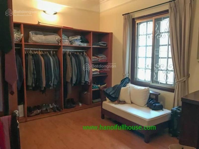 Căn biệt thự bể bơi sân vườn đẹp có diện tích rộng 343m2, bể bơi, xe hơi vào rẻ nhất hồ tây