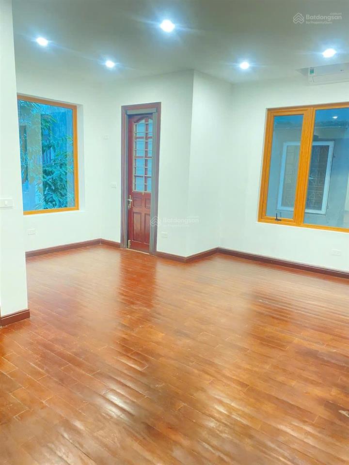 Căn nhà trung tâm phường bán đảo quảng an, tây hồ bán 73m2 x 4 tầng, đi bộ sát hồ tây