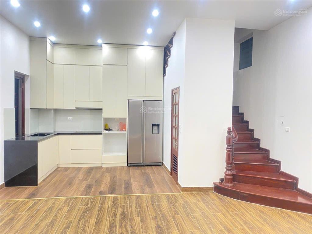 Căn nhà trung tâm phường bán đảo quảng an, tây hồ bán 73m2 x 4 tầng, đi bộ sát hồ tây