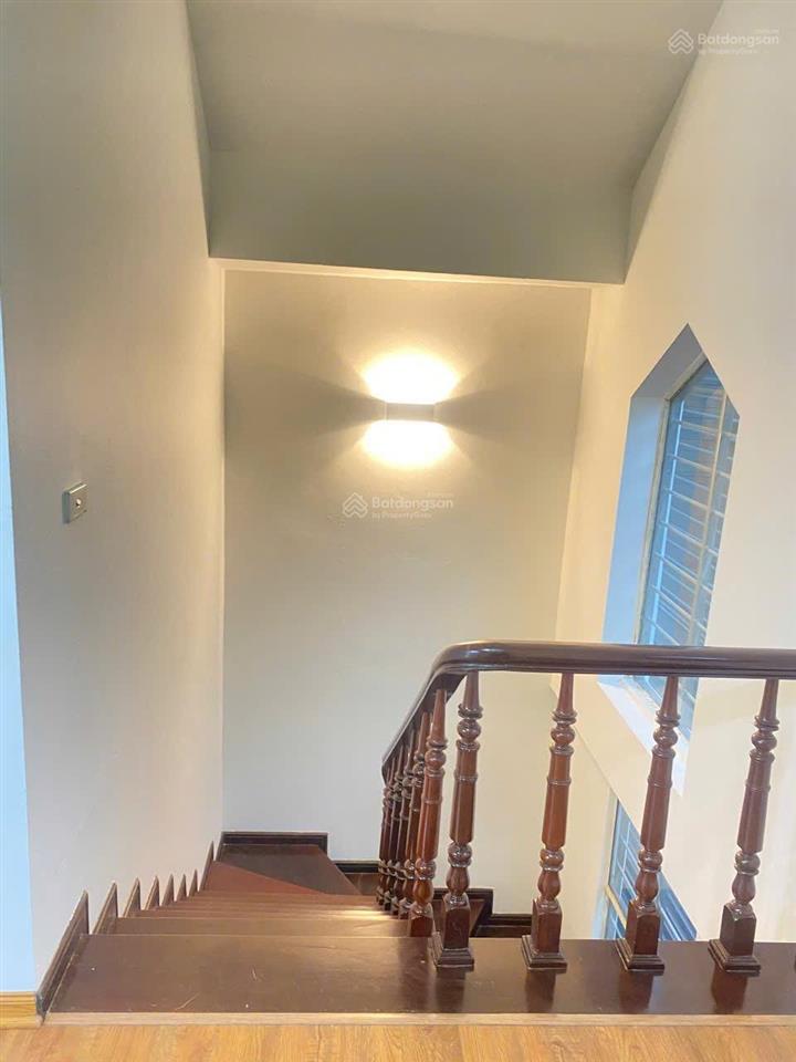 Căn nhà trung tâm phường bán đảo quảng an, tây hồ bán 73m2 x 4 tầng, đi bộ sát hồ tây
