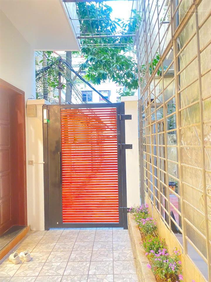 Căn nhà trung tâm phường bán đảo quảng an, tây hồ bán 73m2 x 4 tầng, đi bộ sát hồ tây