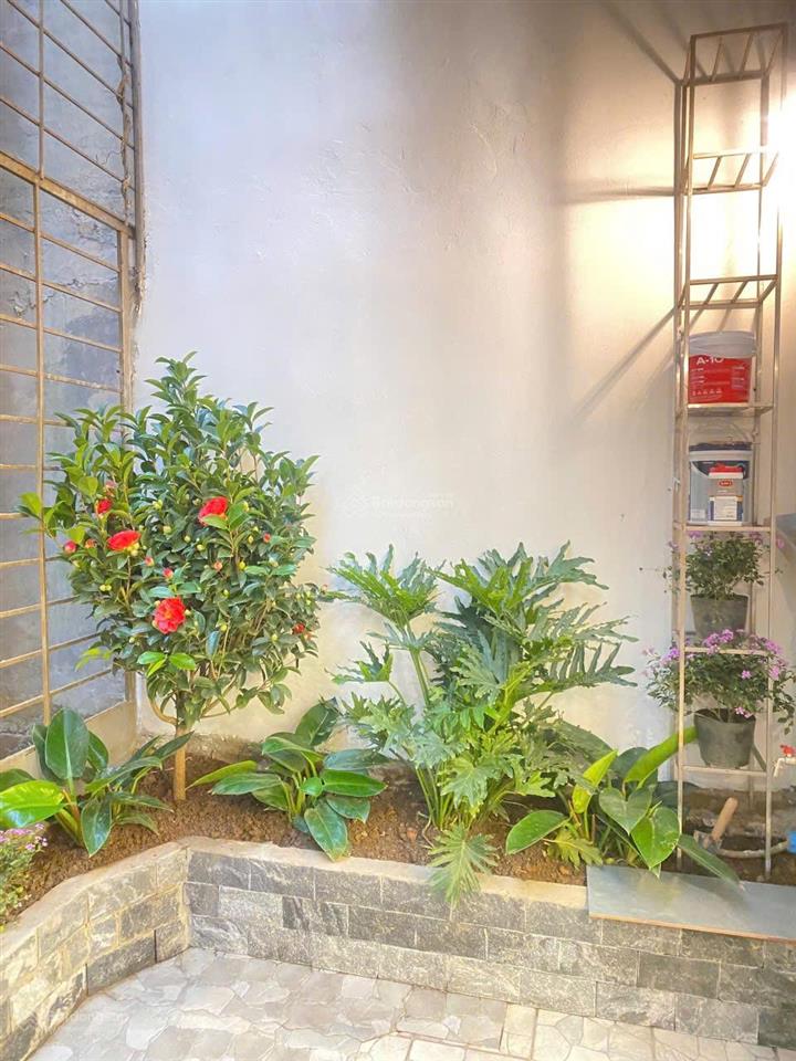 Căn nhà trung tâm phường bán đảo quảng an, tây hồ bán 73m2 x 4 tầng, đi bộ sát hồ tây