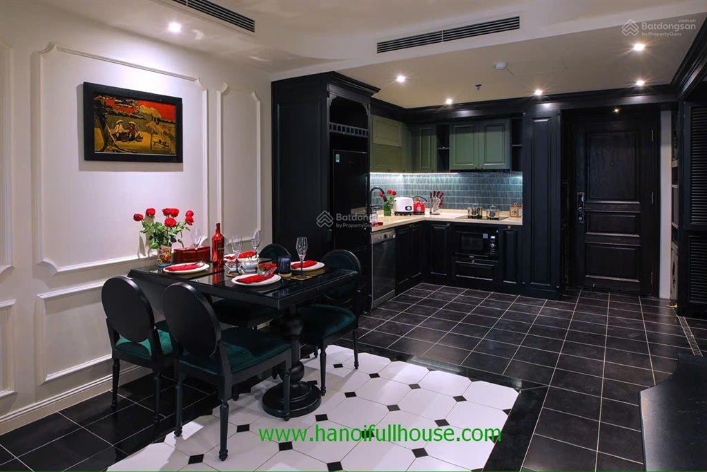 Căn hộ đẳng cấp với 2 phòng ngủ, view hồ ở hai bà trưng cho thuê