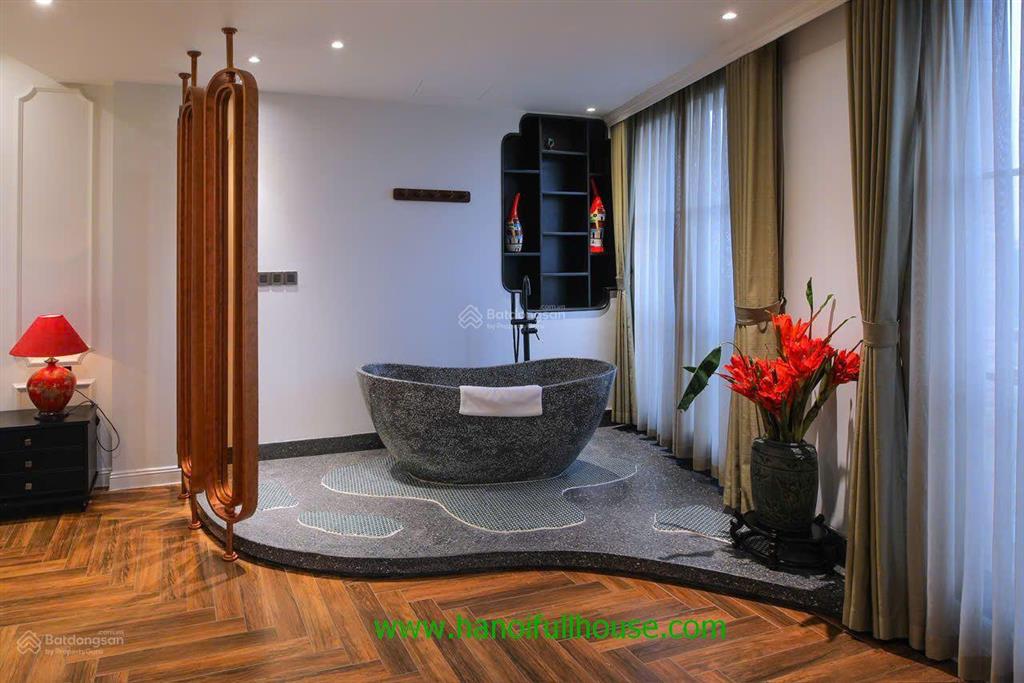 Căn hộ đẳng cấp với 2 phòng ngủ, view hồ ở hai bà trưng cho thuê