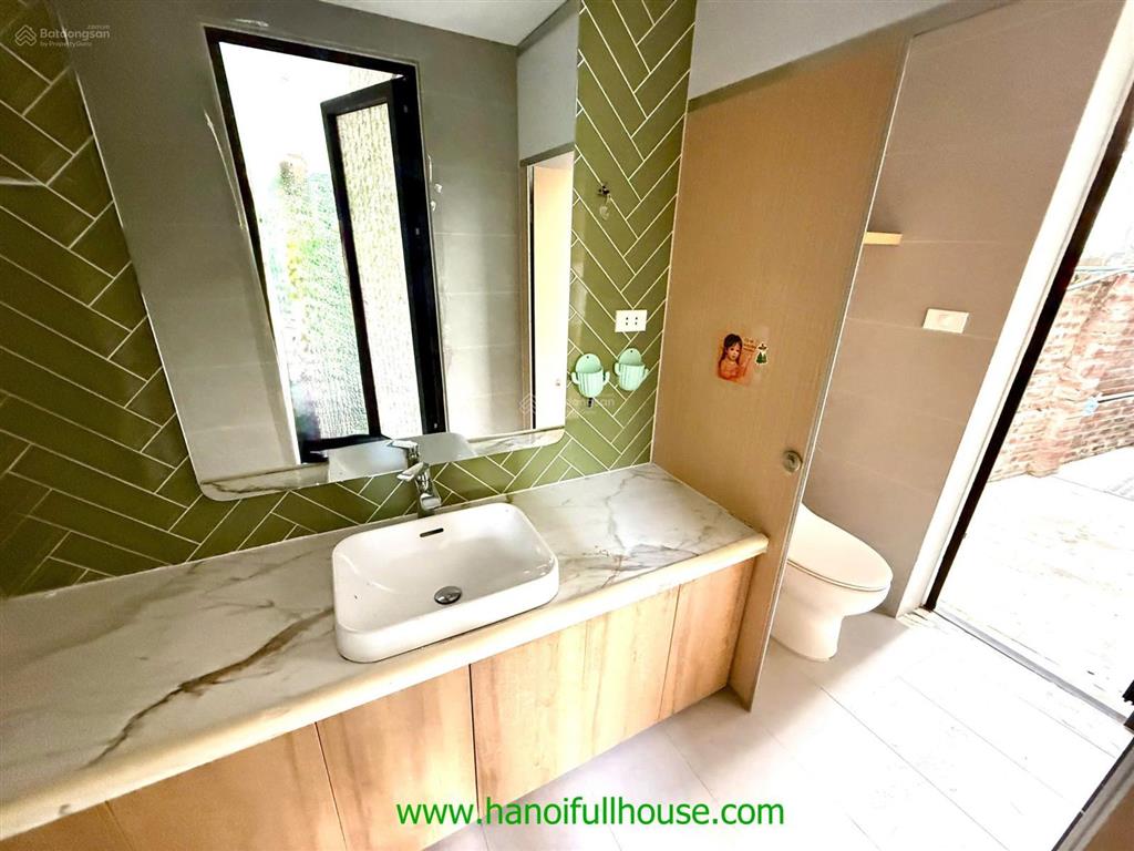 Nhà sân vườn, đồ cơ bản phù hợp làm spa, văn phòng ở tây hồ