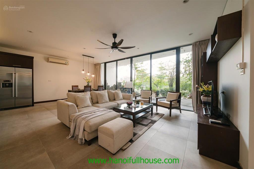 Cho thuê căn hộ 2 phòng ngủ view hồ tuyệt đẹp tại tây hồ đường vũ miên rộng 220 m2