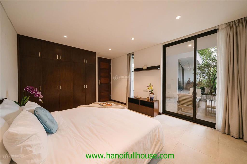 Cho thuê căn hộ 2 phòng ngủ view hồ tuyệt đẹp tại tây hồ đường vũ miên rộng 220 m2