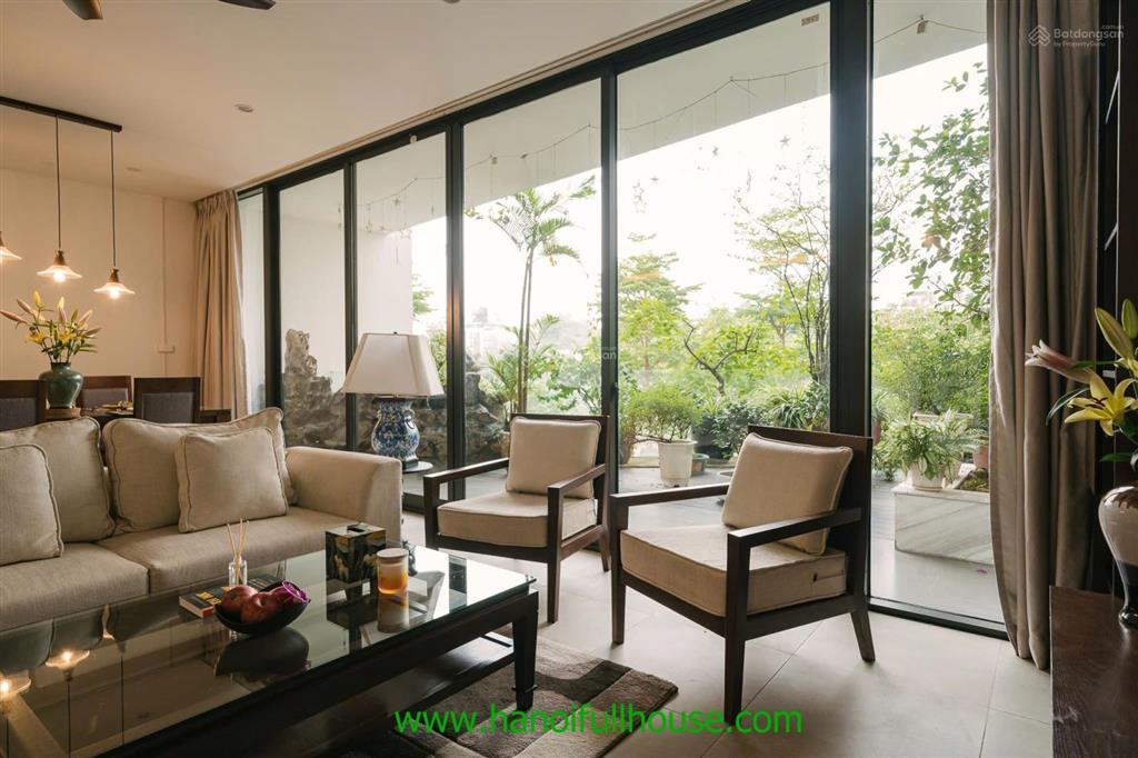 Cho thuê căn hộ 2 phòng ngủ view hồ tuyệt đẹp tại tây hồ đường vũ miên rộng 220 m2