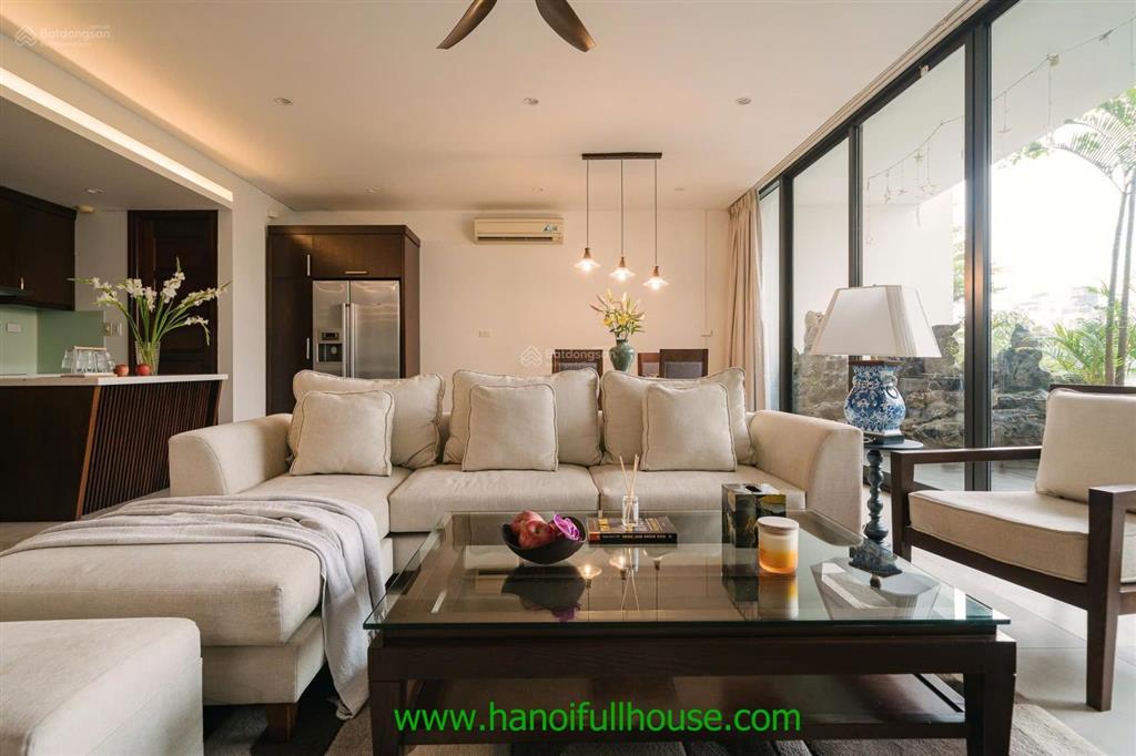 Cho thuê căn hộ 2 phòng ngủ view hồ tuyệt đẹp tại tây hồ đường vũ miên rộng 220 m2