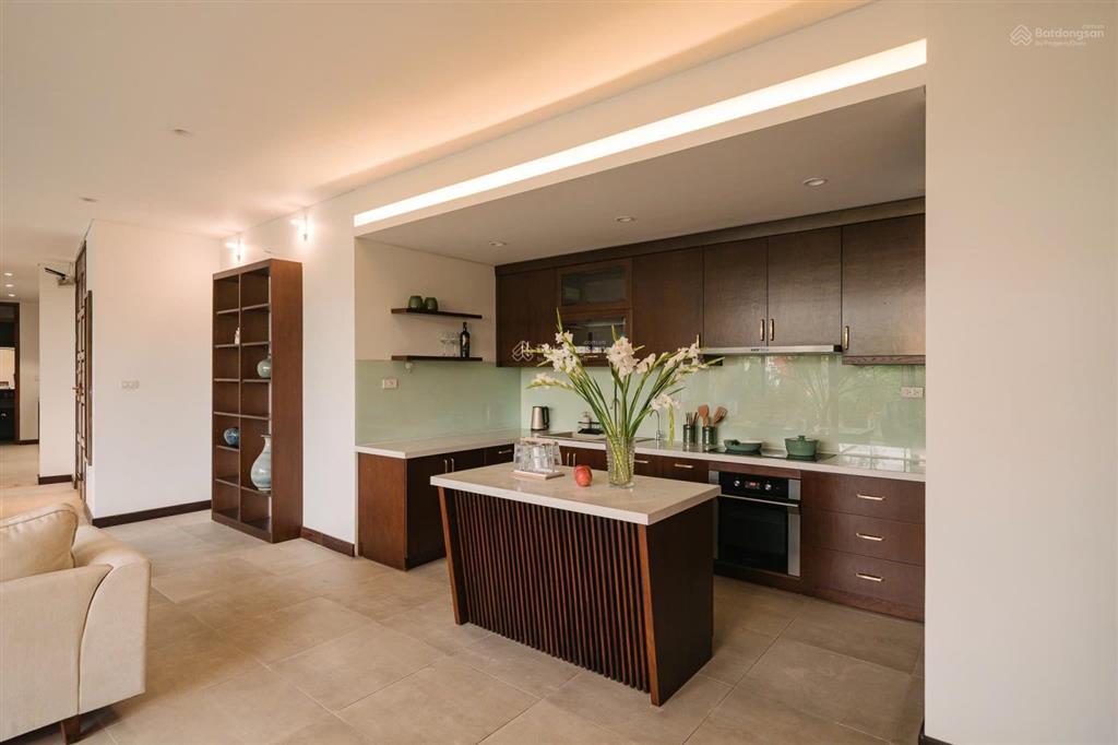 Căn hộ 2 phòng ngủ view hồ tuyệt đẹp tại tây hồ đường vũ miên rộng tới 210m2