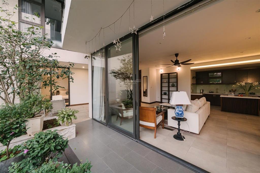 Căn hộ 2 phòng ngủ view hồ tuyệt đẹp tại tây hồ đường vũ miên rộng tới 210m2