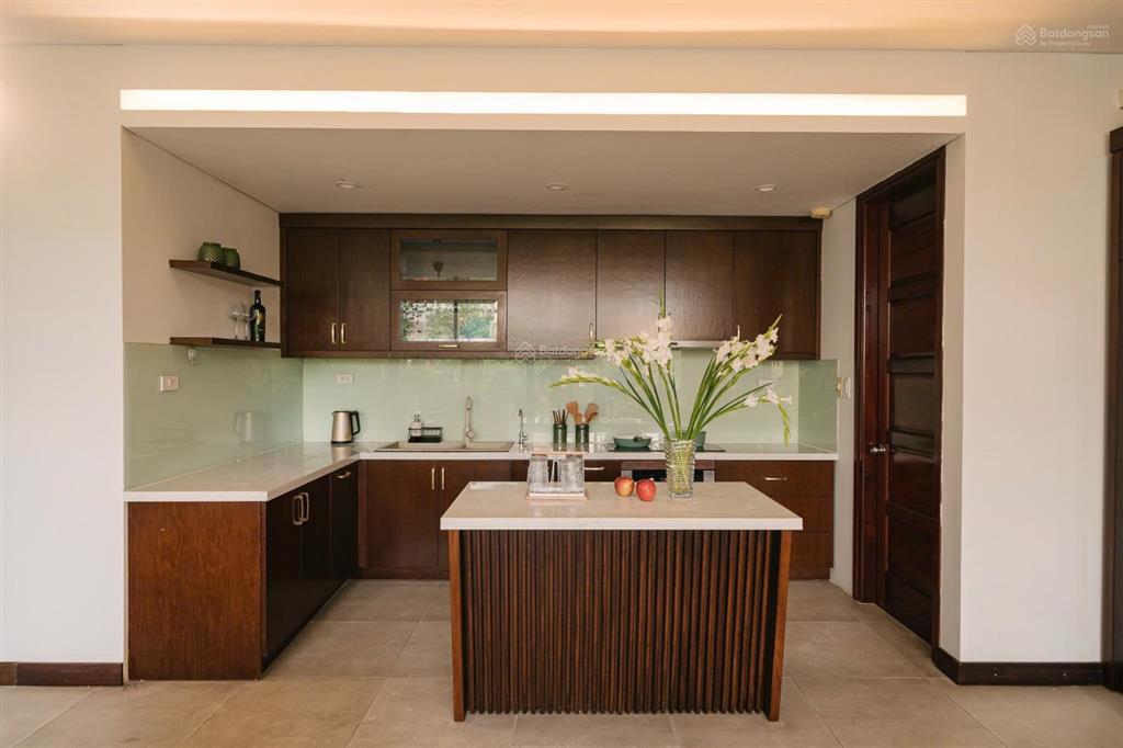 Căn hộ 2 phòng ngủ view hồ tuyệt đẹp tại tây hồ đường vũ miên rộng tới 210m2