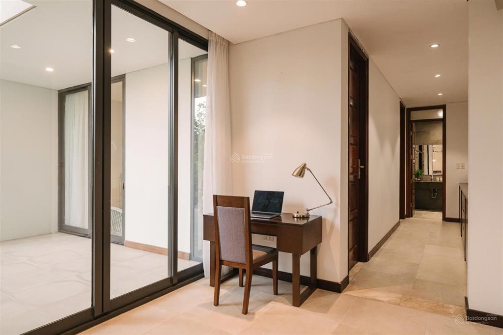 Căn hộ 2 phòng ngủ view hồ tuyệt đẹp tại tây hồ đường vũ miên rộng tới 210m2