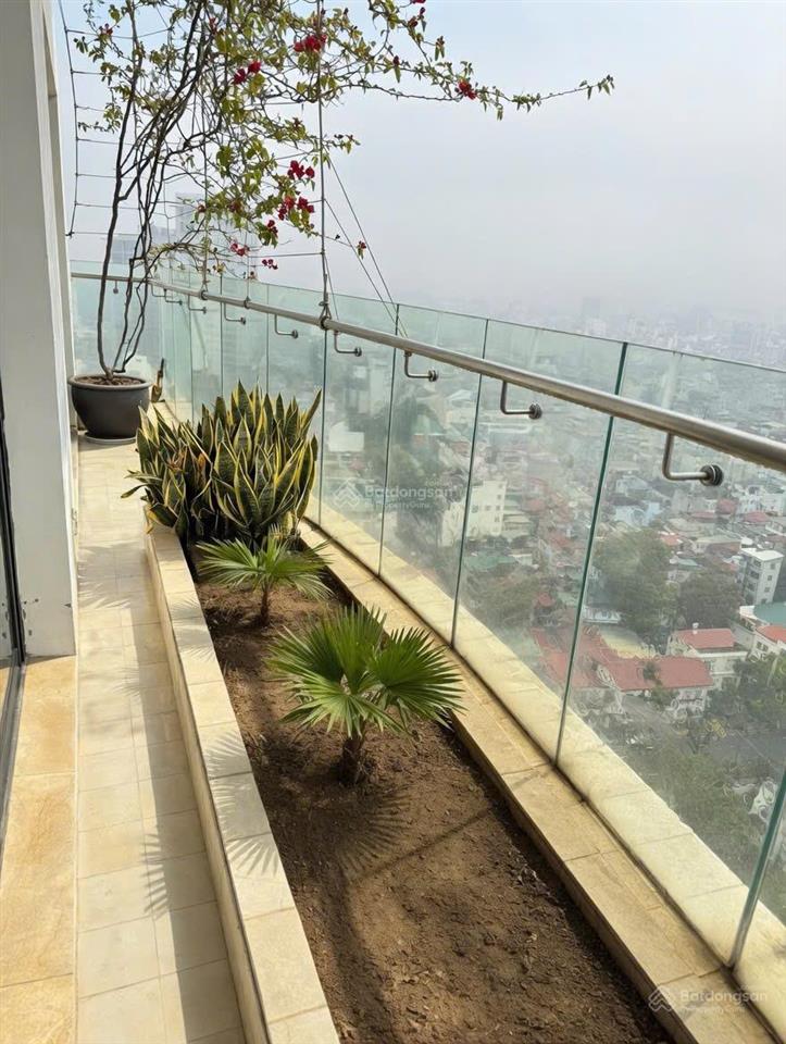 Căn hộ duplex rộng 450 m2 tại golden west lake, tây hồ cho thuê