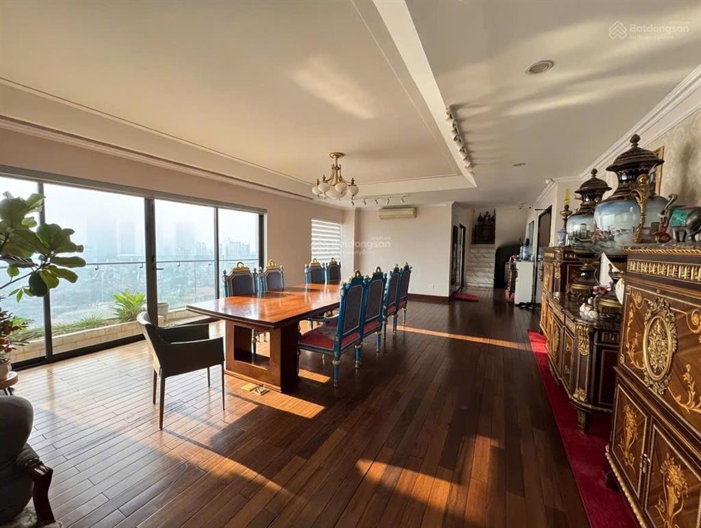 Căn hộ duplex rộng 450 m2 tại golden west lake, tây hồ cho thuê