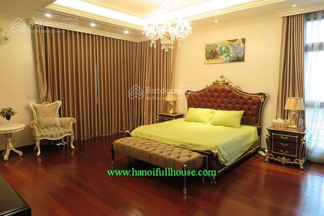 Cho thuê căn hộ cao cấp, 300m2, nội thất thiết kế theo phong cách hoàng gia ở hoàn kiếm