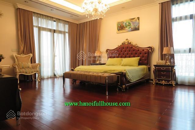 Cho thuê căn hộ cao cấp, 300m2, nội thất thiết kế theo phong cách hoàng gia ở hoàn kiếm