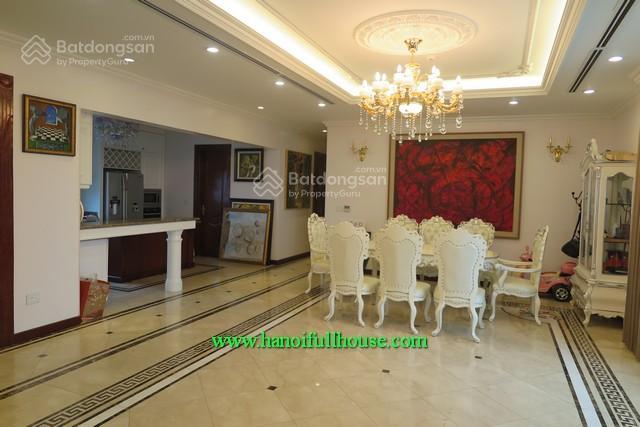 Cho thuê căn hộ cao cấp, 300m2, nội thất thiết kế theo phong cách hoàng gia ở hoàn kiếm