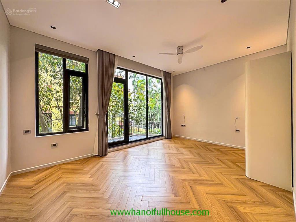 Biệt thự 5 phòng ngủ, sân vườn, bể bơi ở tây hồ cho thuê. biệt thự hiện đại mới đẹp, yên tĩnh