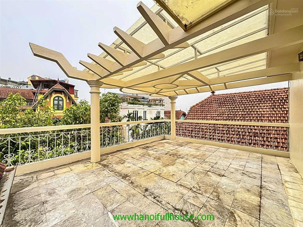 Biệt thự 5 phòng ngủ, sân vườn, bể bơi ở tây hồ cho thuê. biệt thự hiện đại mới đẹp, yên tĩnh