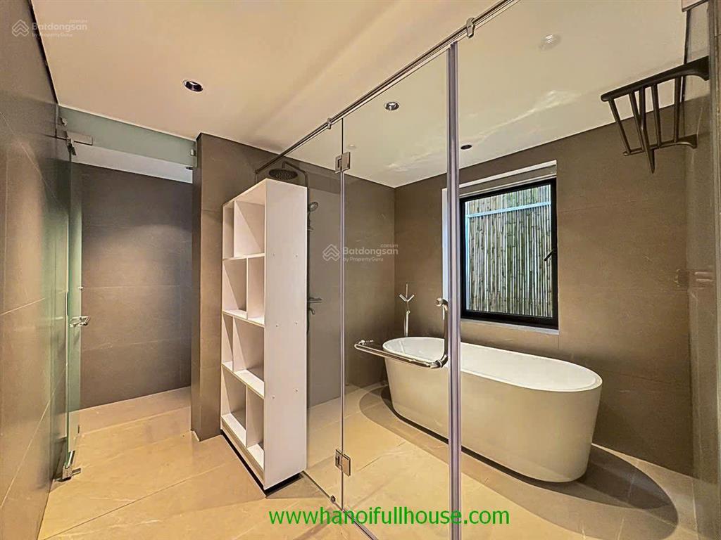 Biệt thự 5 phòng ngủ, sân vườn, bể bơi ở tây hồ cho thuê. biệt thự hiện đại mới đẹp, yên tĩnh
