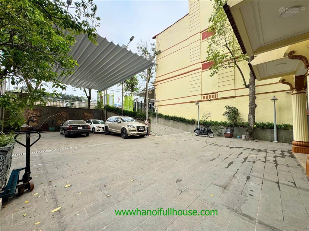 Biệt thự rộng, 6 phòng ngủ, thang máy, gara ở tây hồ cho thuê tiện ở, cty, kinh doanh