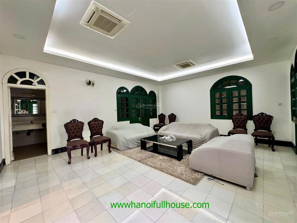 Biệt thự rộng, 6 phòng ngủ, thang máy, gara ở tây hồ cho thuê tiện ở, cty, kinh doanh