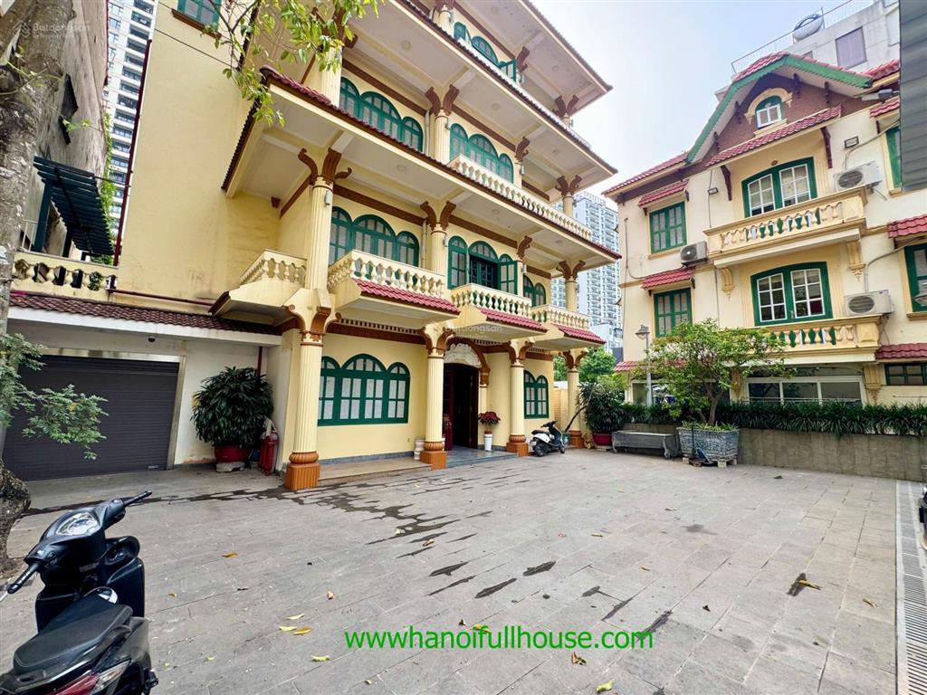 Biệt thự rộng, 6 phòng ngủ, thang máy, gara ở tây hồ cho thuê tiện ở, cty, kinh doanh