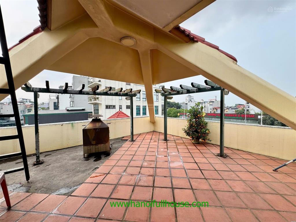 Biệt thự rộng, 6 phòng ngủ, thang máy, gara ở tây hồ cho thuê tiện ở, cty, kinh doanh