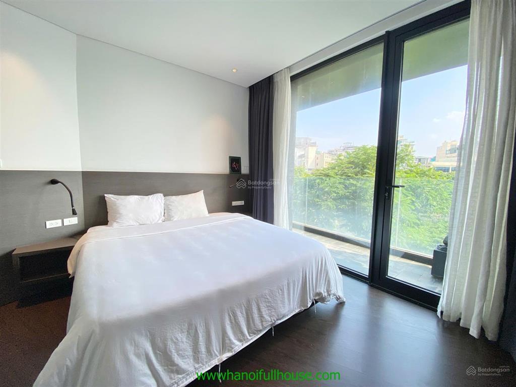 Căn hộ view hồ, 2 phòng ngủ ở trúc bạch cho thuê