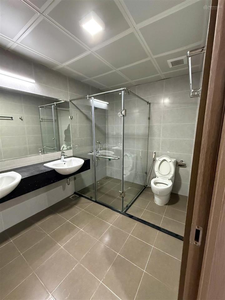 Căn hộ sang trọng, 5 phòng ngủ ở toà udic tây hồ cho thuê rộng tới 300 m2 dạng duplex