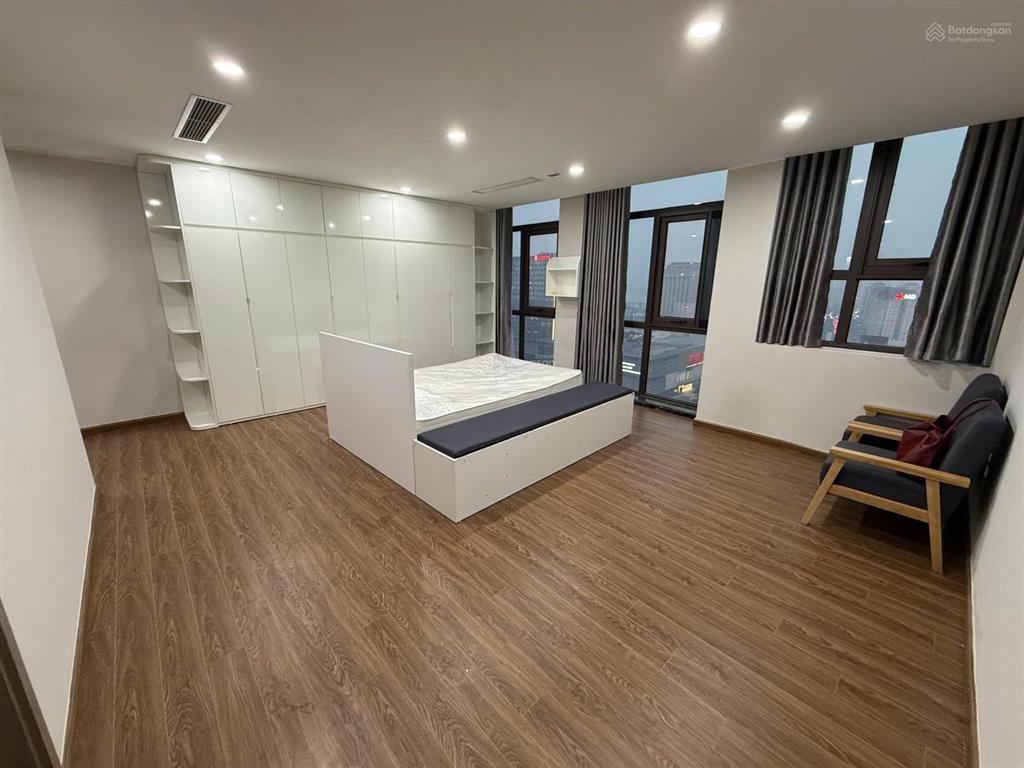 Căn hộ sang trọng, 5 phòng ngủ ở toà udic tây hồ cho thuê rộng tới 300 m2 dạng duplex