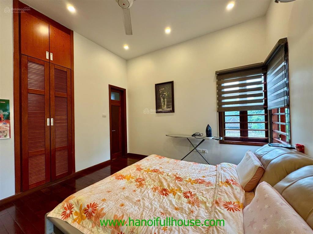 Biệt thự sân vườn rộng rãi sang trọng tại quận tây hồ cho thuê ở