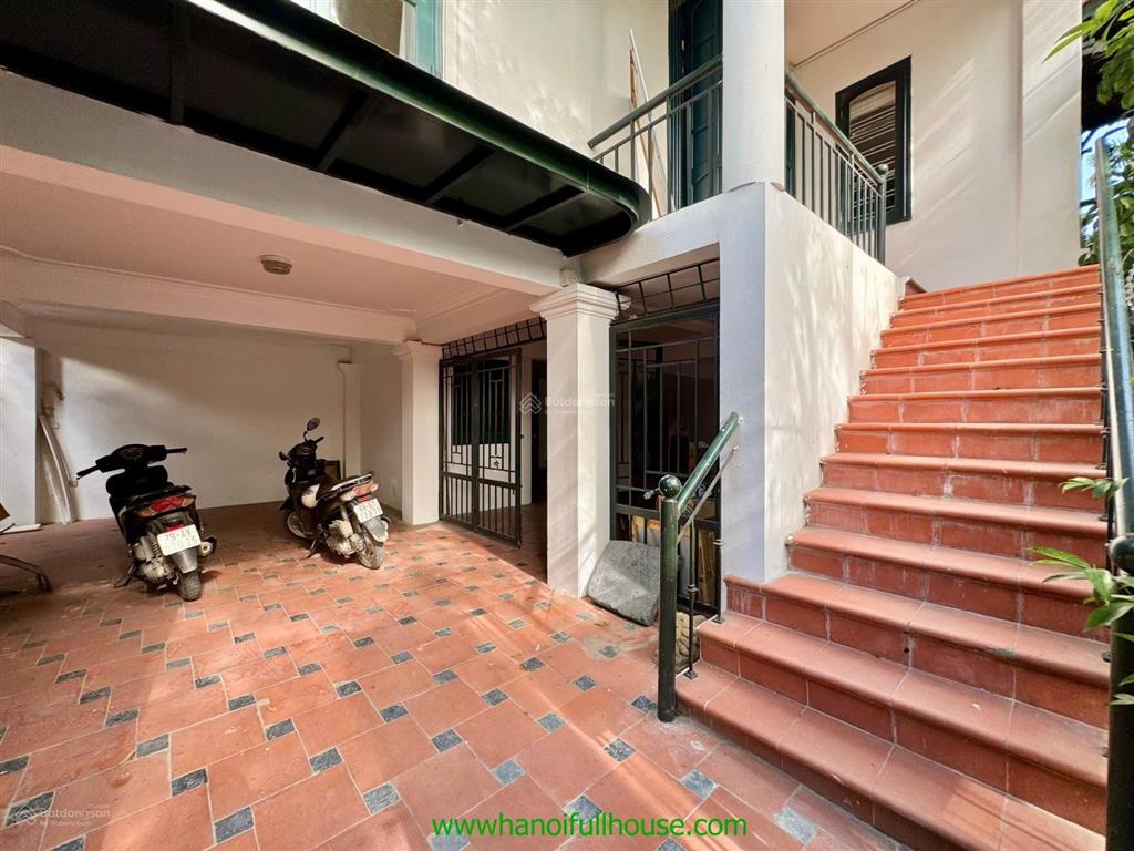 Biệt thự sân vườn, 4 phòng ngủ ở tây hồ đầy đủ đồ đạc đẹp cho thuê