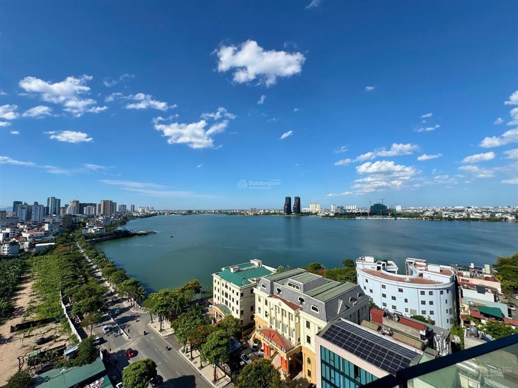 Căn hộ 2 phòng ngủ, rộng 130m2 view tuyệt đẹp hồ tây cho thuê ở ngay