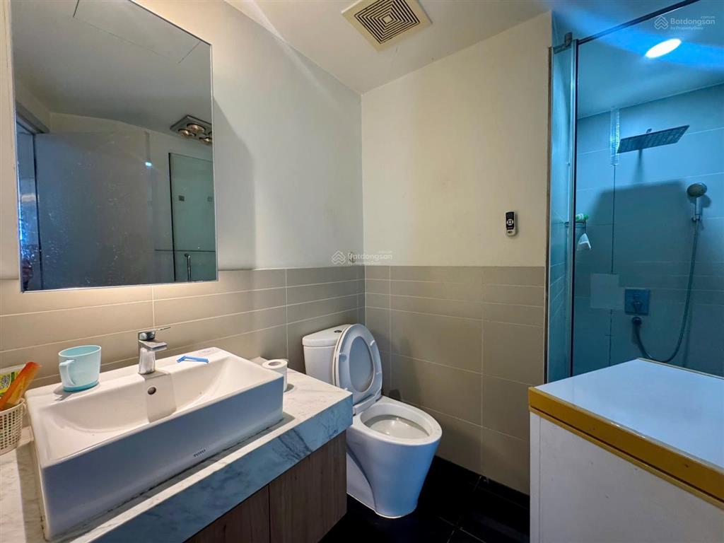 Căn hộ 2 phòng ngủ, rộng 130m2 view tuyệt đẹp hồ tây cho thuê ở ngay