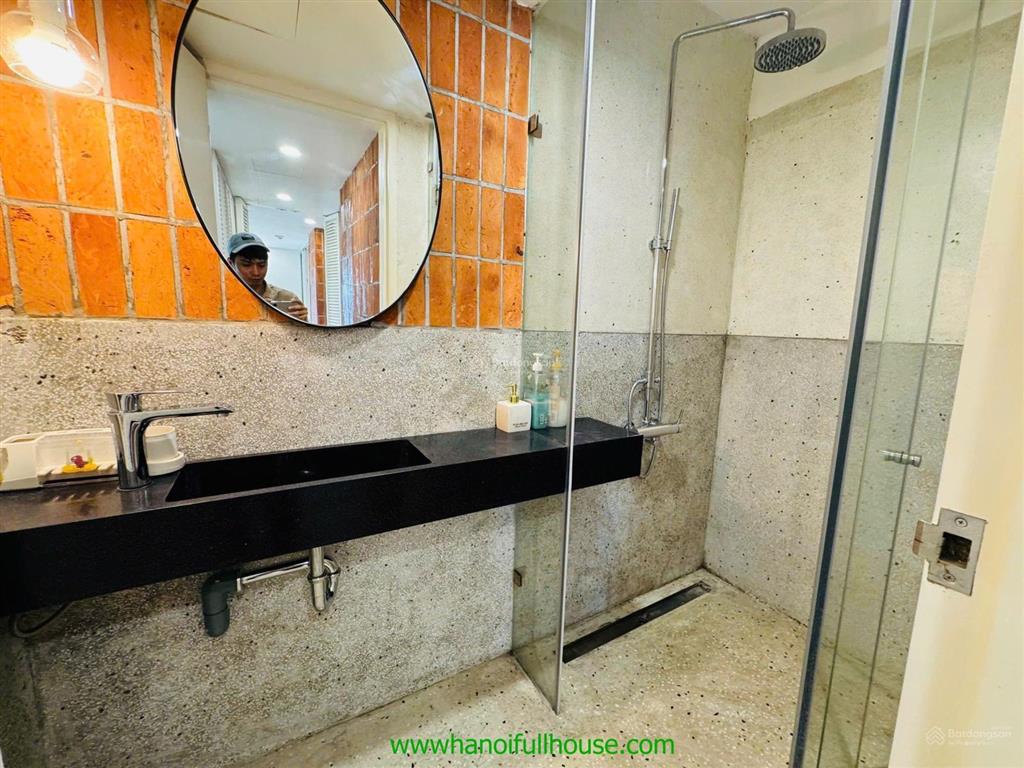 Căn hộ rộng 310m2, 3 phòng ngủ, có view hồ tây, đủ đồ ở tòa d'le roi soleil xuân diệu cho thuê vip