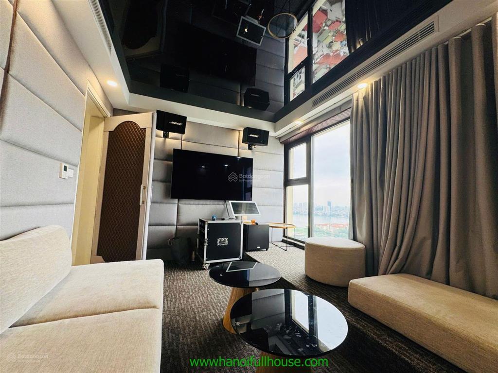 Căn hộ rộng 310m2, 3 phòng ngủ, có view hồ tây, đủ đồ ở tòa d'le roi soleil xuân diệu cho thuê vip