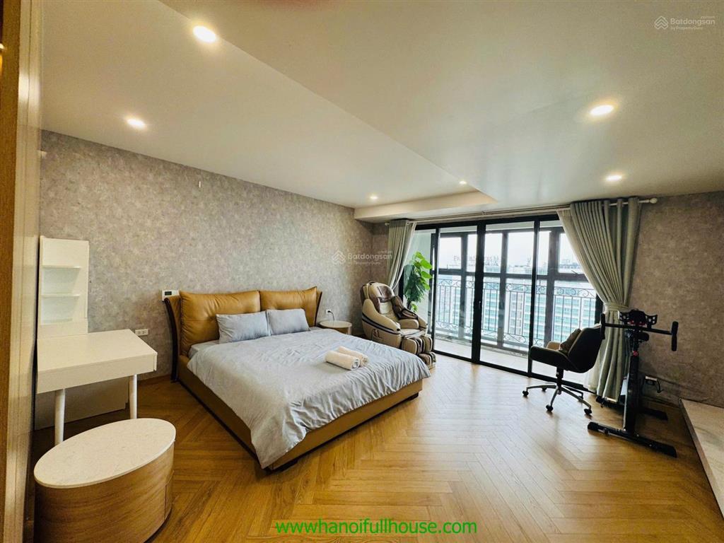 Căn hộ rộng 310m2, 3 phòng ngủ, có view hồ tây, đủ đồ ở tòa d'le roi soleil xuân diệu cho thuê vip