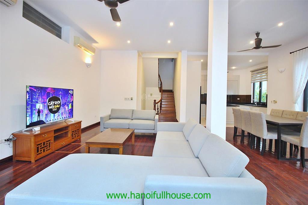 Biệt thự có hồ bơi, 4 phòng ngủ trên đường đặng thai mai, quận tây hồ full đồ cho thuê ở lâu dài